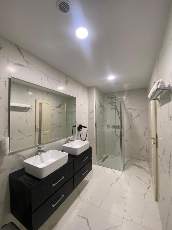 Ocaua Lui Cuza Hotel Tecuci Ngoại thất bức ảnh