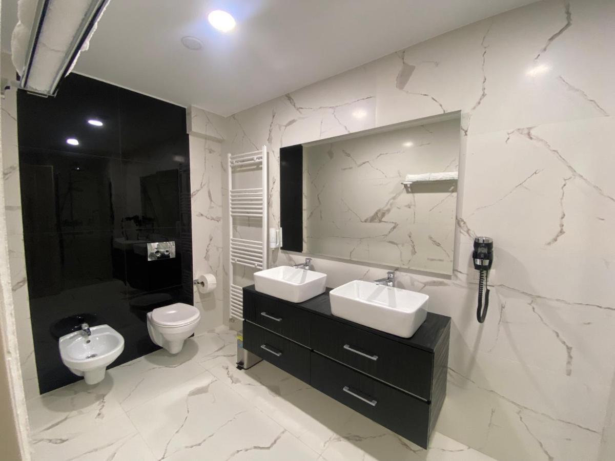 Ocaua Lui Cuza Hotel Tecuci Ngoại thất bức ảnh