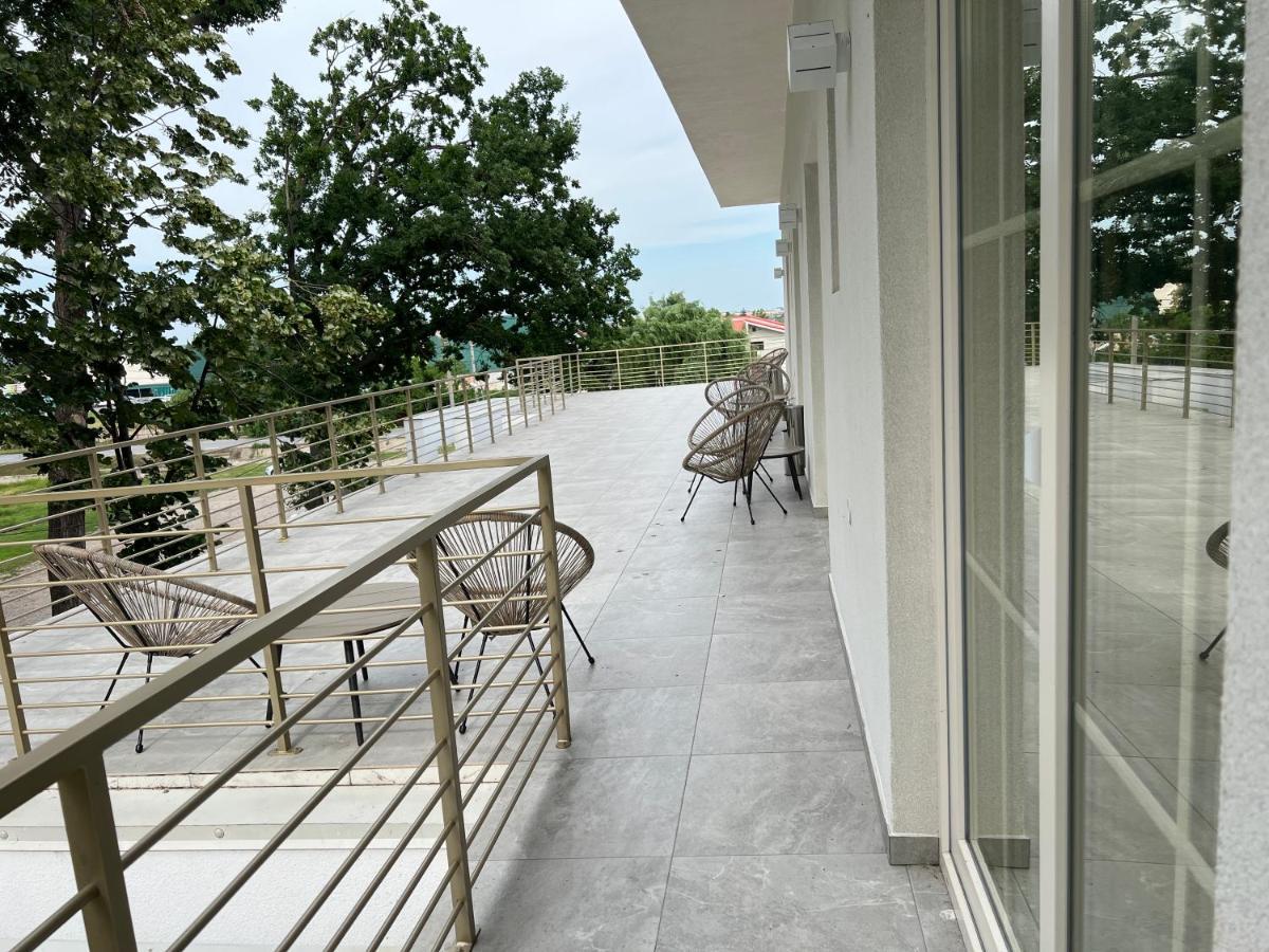 Ocaua Lui Cuza Hotel Tecuci Ngoại thất bức ảnh